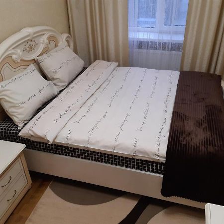 Двокімнатна Apartman Sepetyivka Kültér fotó